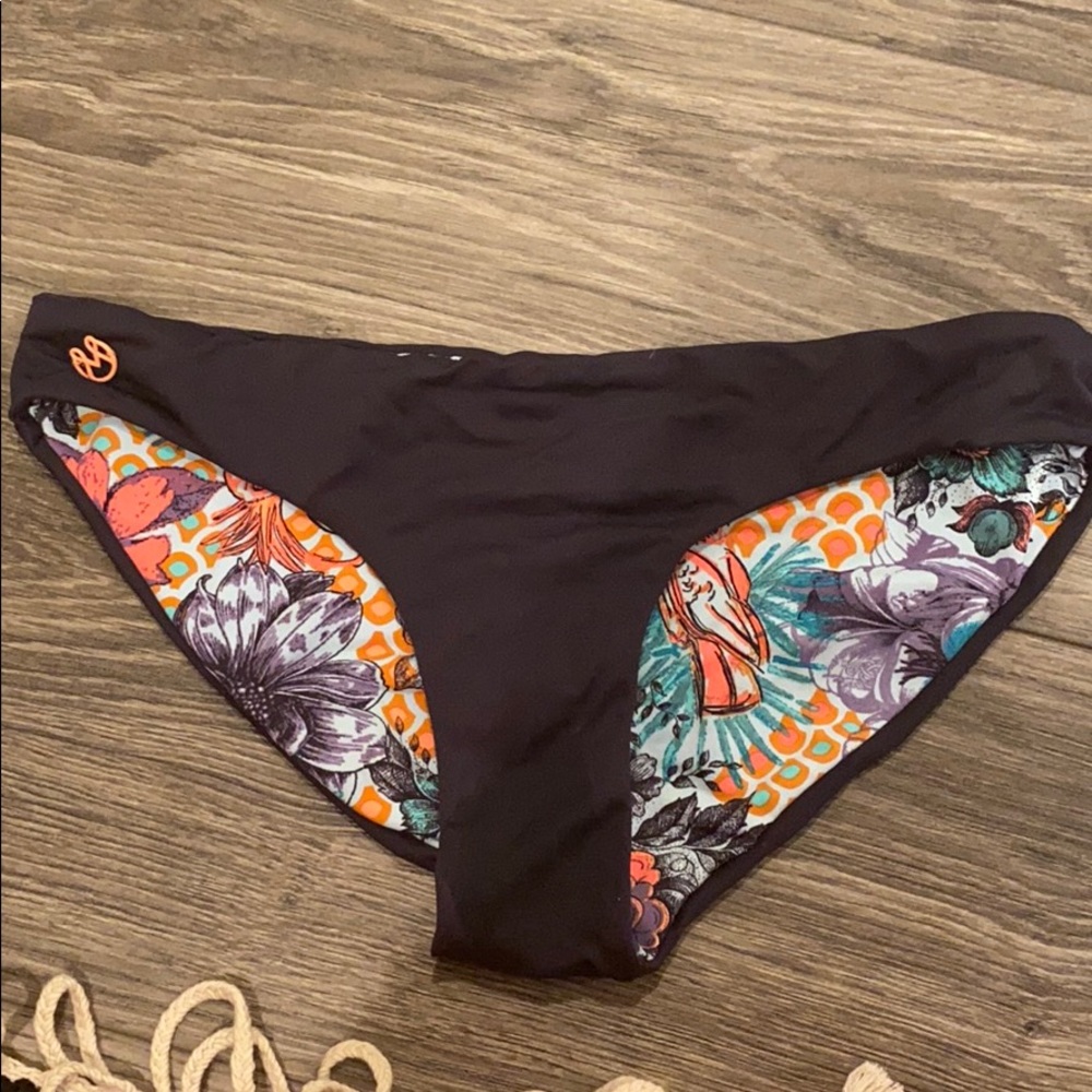 Maaji bikini bottoms Reversible